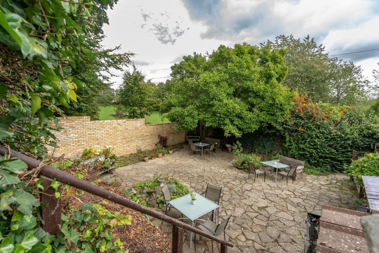 Rock House Bed And Breakfast 메이드스톤 외부 사진