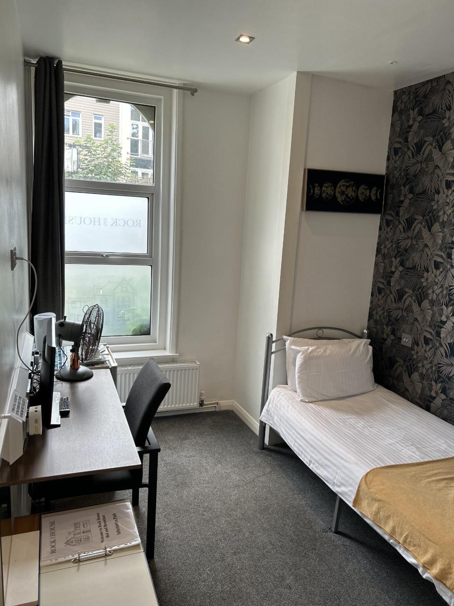 Rock House Bed And Breakfast 메이드스톤 외부 사진